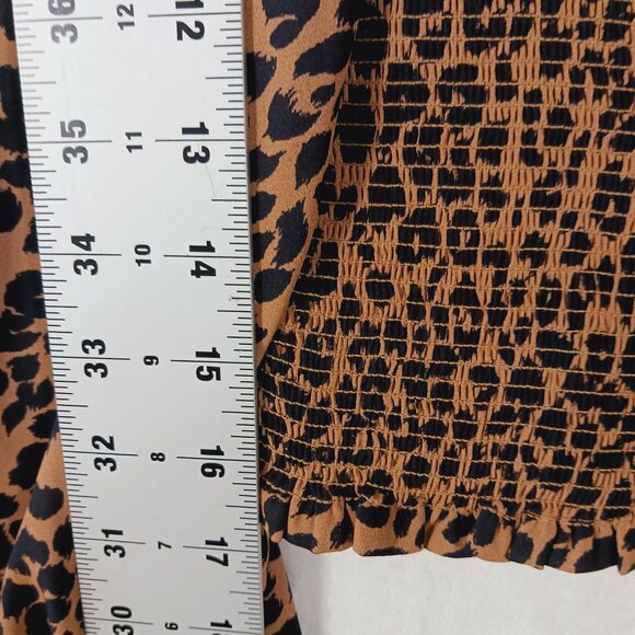 Gianni Bini, NWT Leopard Print Top, Size Large, Smocked Bodice & Sleeve Cuffs - Picture 14 of 16